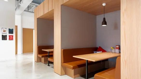 Regus - Revenue Tower Gambar 2